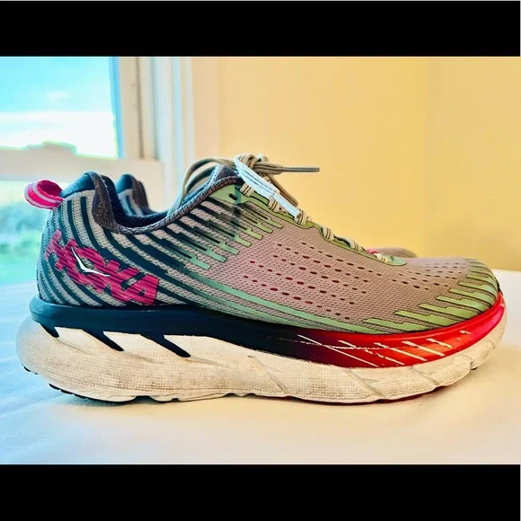 HOKA ONE ONE CLIFTON WOMEN’S Shoe size 7 - Picture 4 of 13